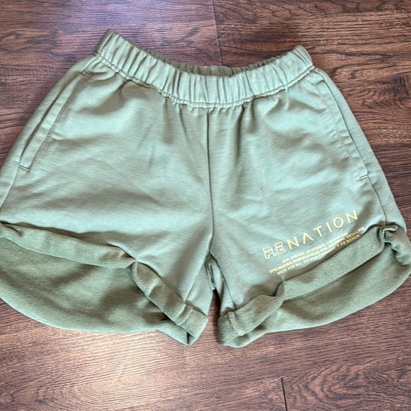 P.E Nation Australia Sweatshorts Green Size XSmall - Picture 1 of 5
